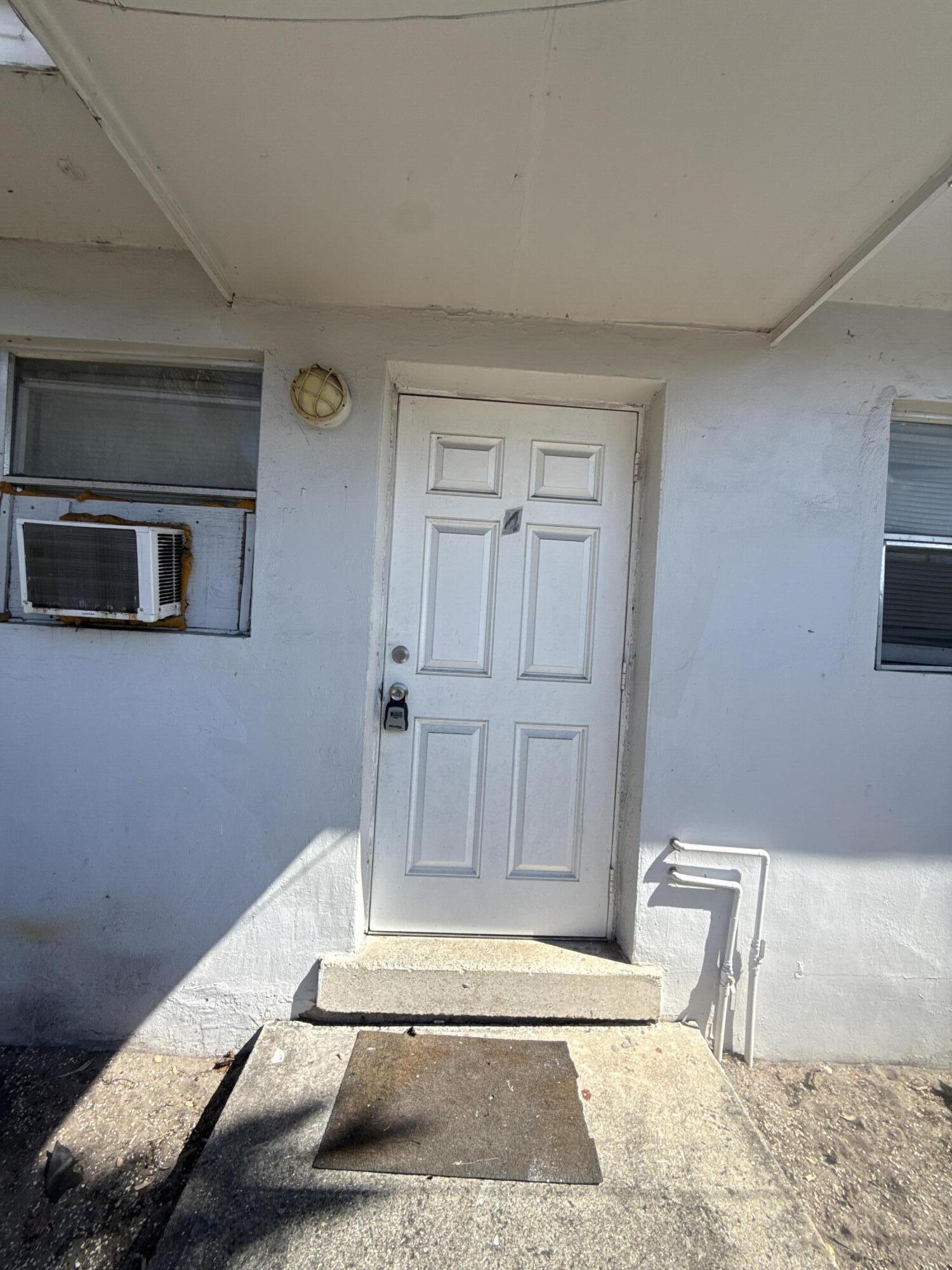 720 Southwest 7th Street, Unit 4 Dania Beach, FL 33004 - Photo 4 of 28 DJI_20260212_132712_668