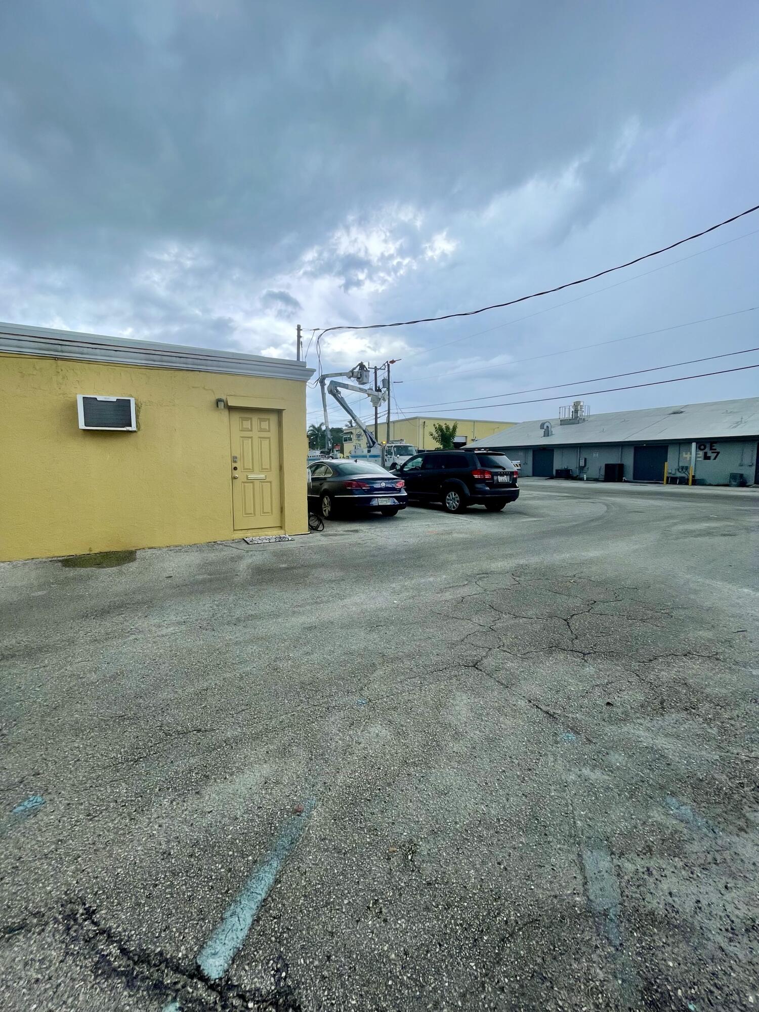 337 West Indiantown Road Jupiter, FL 33458 - Photo 13 of 19 Rear entrance to 337