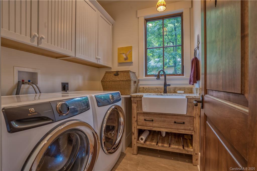 442 Cut Away Road, Unit 3 Lake Lure, NC 28746 - Photo 21 of 41 Gallery Image 21