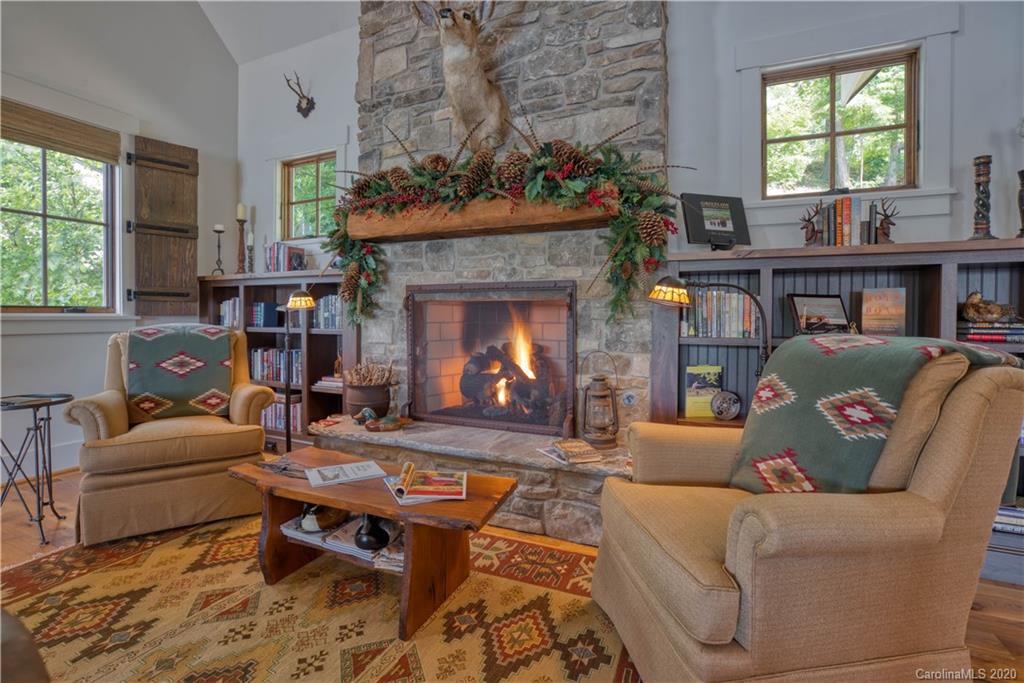 442 Cut Away Road, Unit 3 Lake Lure, NC 28746 - Photo 5 of 41 Gallery Image 5