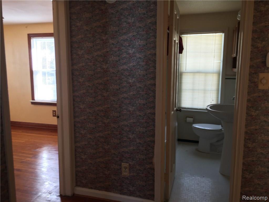21455 Meridian Road Grosse Ile, MI 48138 - Photo 16 of 30 IMG_0888.JPG