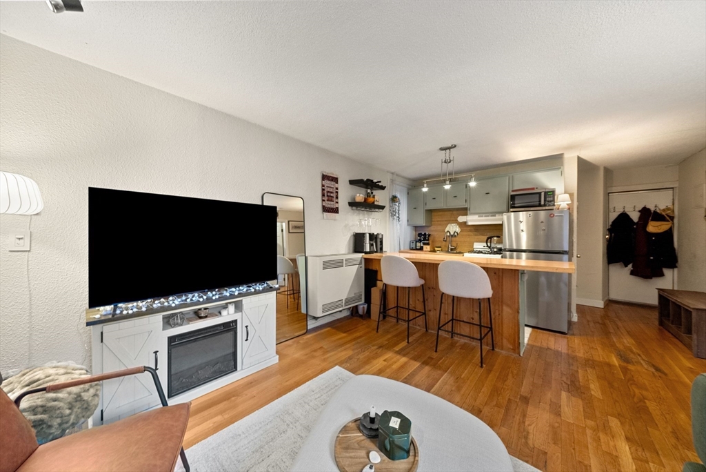 10 Henchman Street, Unit 2R Boston, MA 02113 - Photo 4 of 14