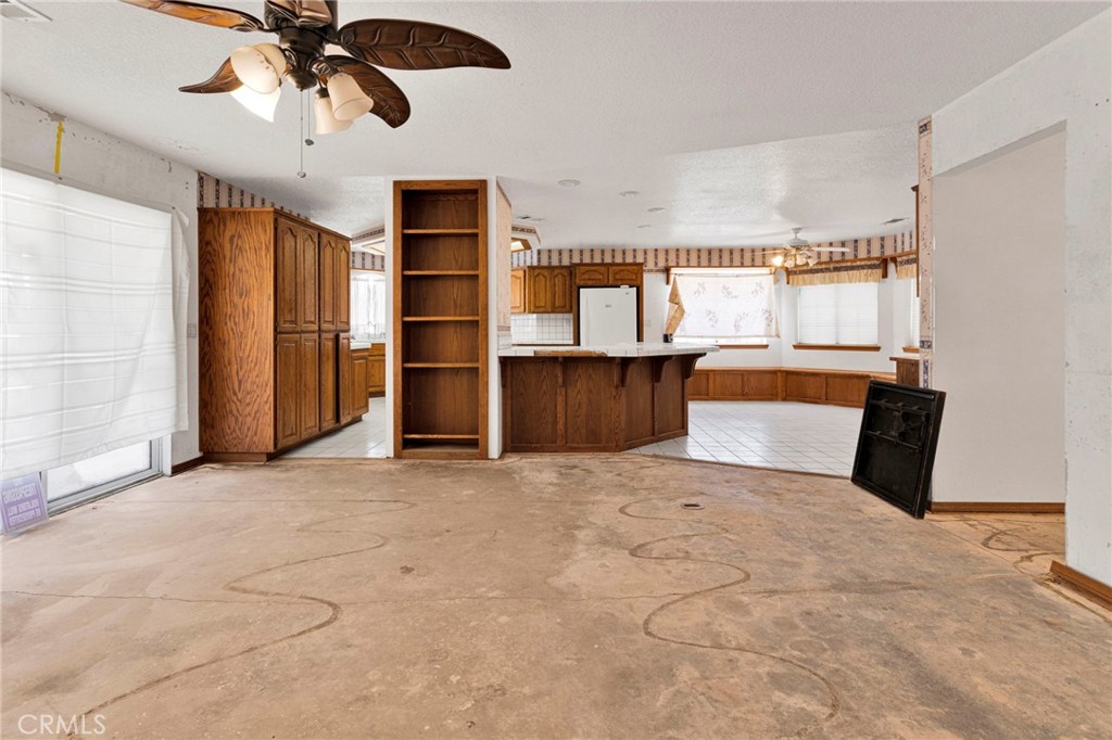 18588 Kamana Road Apple Valley, CA 92307 - Photo 13 of 47