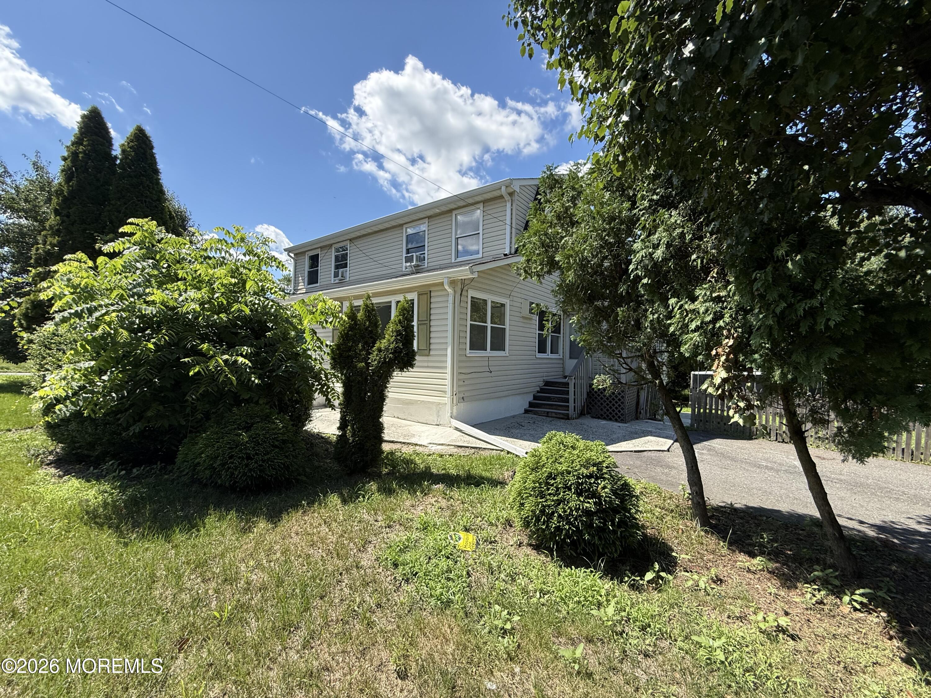 236 West Farms Road Farmingdale, NJ 07727 - Photo 2 of 15 IMG_1997