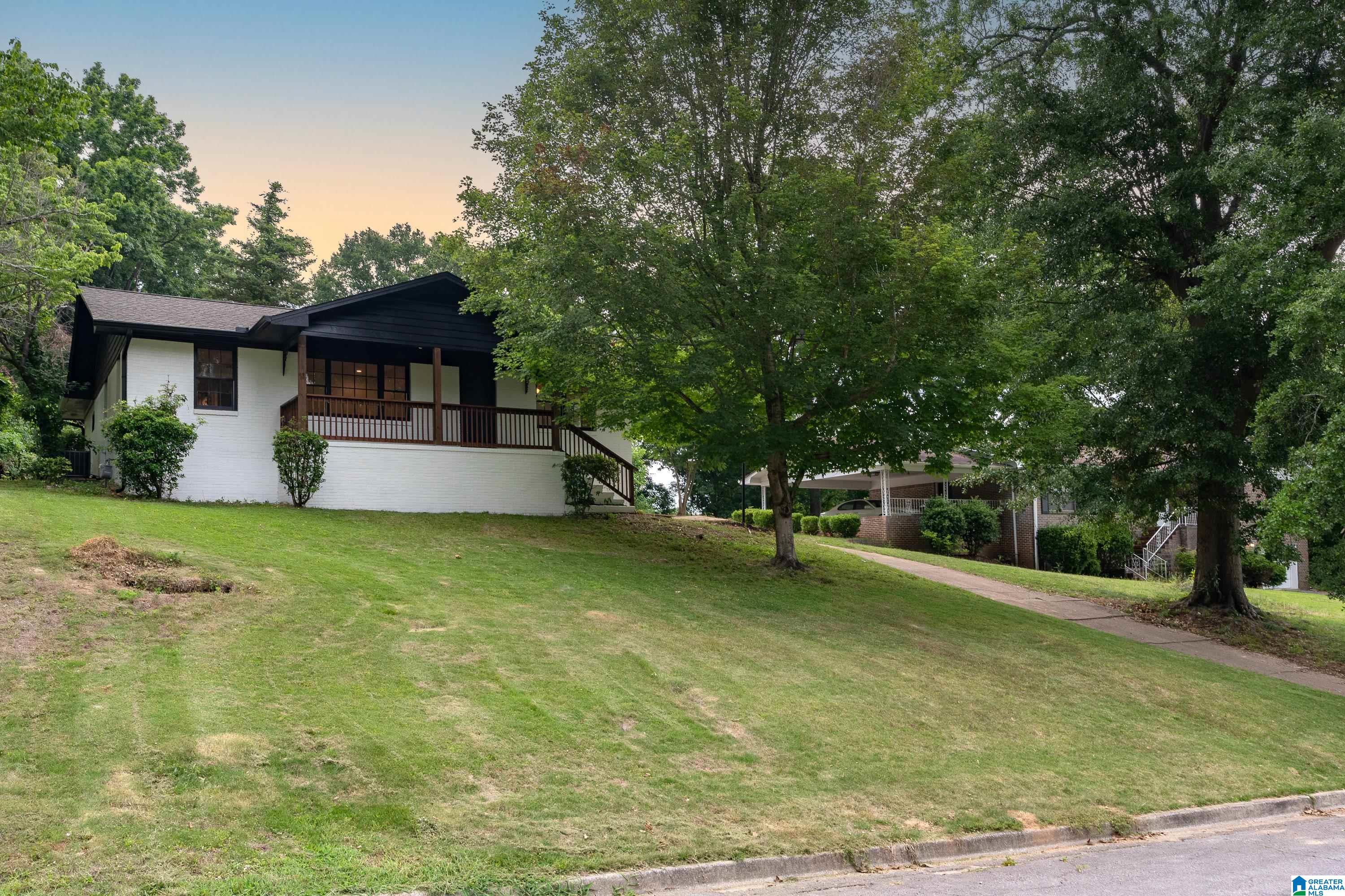 829 Ridge Ln Drive Bessemer, AL 35020 - Photo 2 of 27