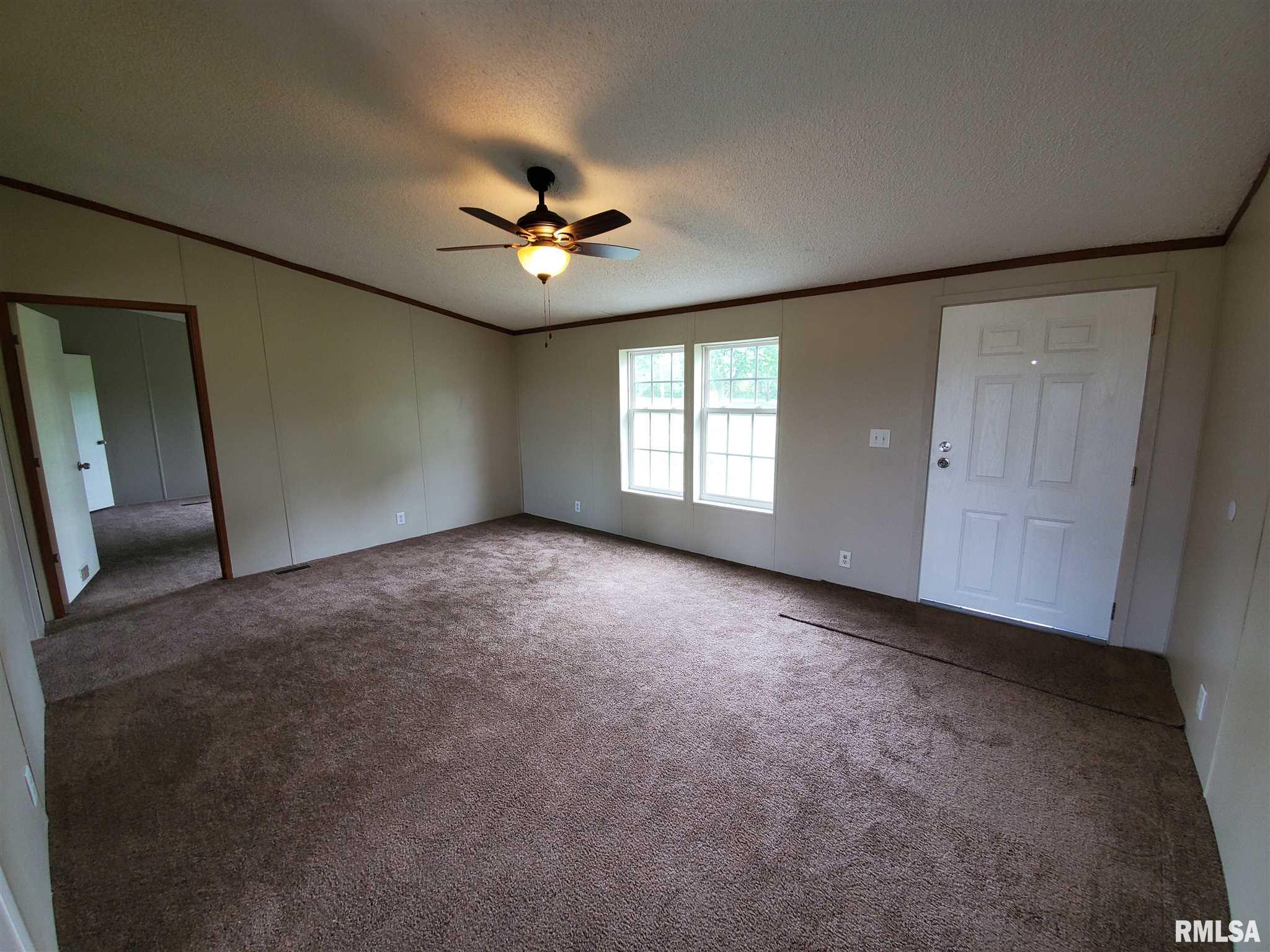 900 Cook Road Eldorado, IL 62930 - Photo 3 of 33 Gallery Image 3