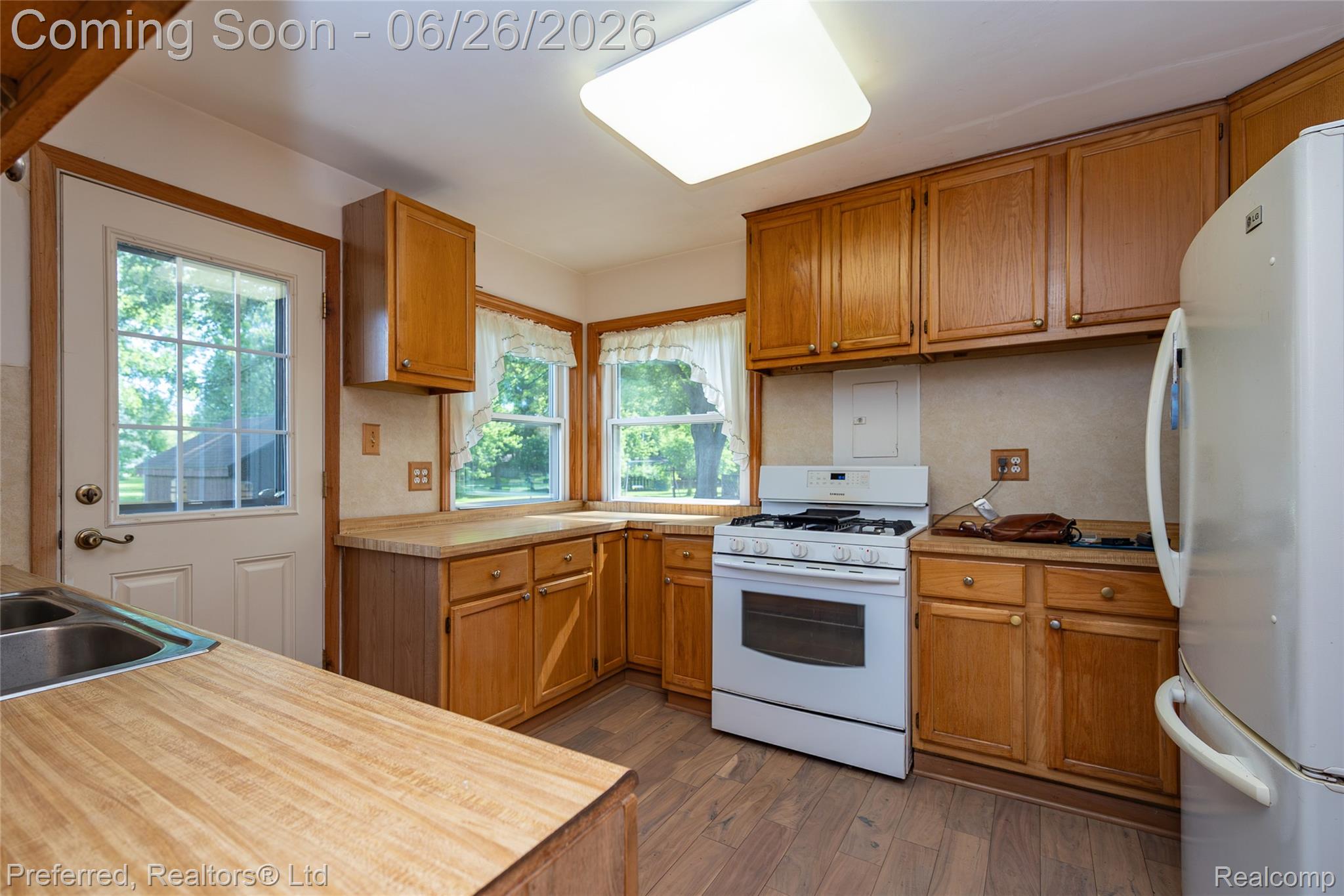 6346 Donaldson Road Troy, MI 48085 - Photo 10 of 21