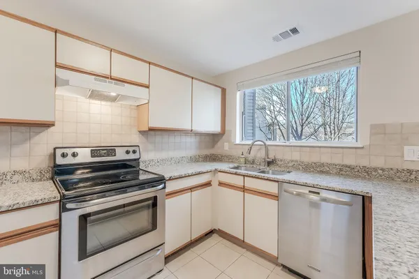$2,500 | 1500 C Summerchase Court, Reston, VA 20194