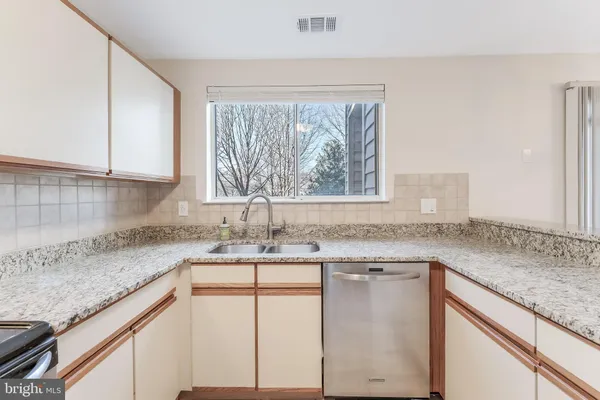 $2,500 | 1500 C Summerchase Court, Reston, VA 20194