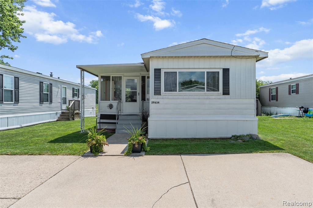 29634 Carousel Street Novi, MI 48377 - Photo 1 of 20 Gallery Image 1
