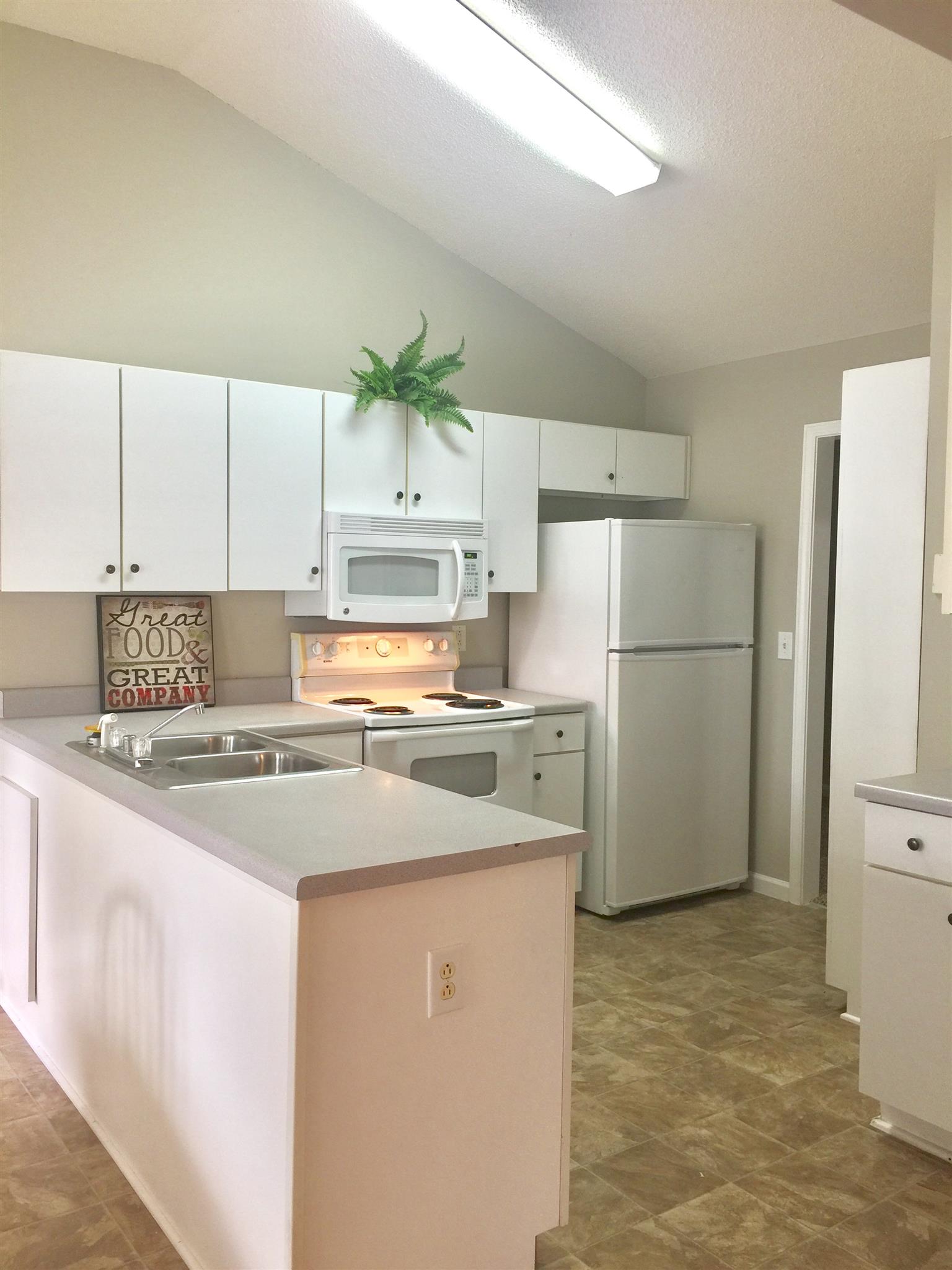 1443 Rochester Drive Murfreesboro, TN 37130 - Photo 5 of 10 Gallery Image 5
