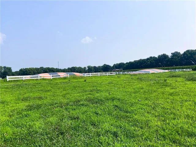 $1,000,000 | 35100 East Outer Belt Road, Lone Jack, MO 64070