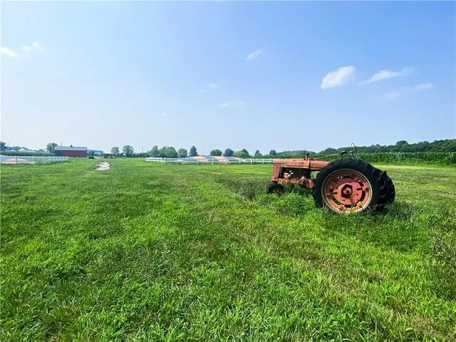 $1,000,000 | 35100 East Outer Belt Road, Lone Jack, MO 64070