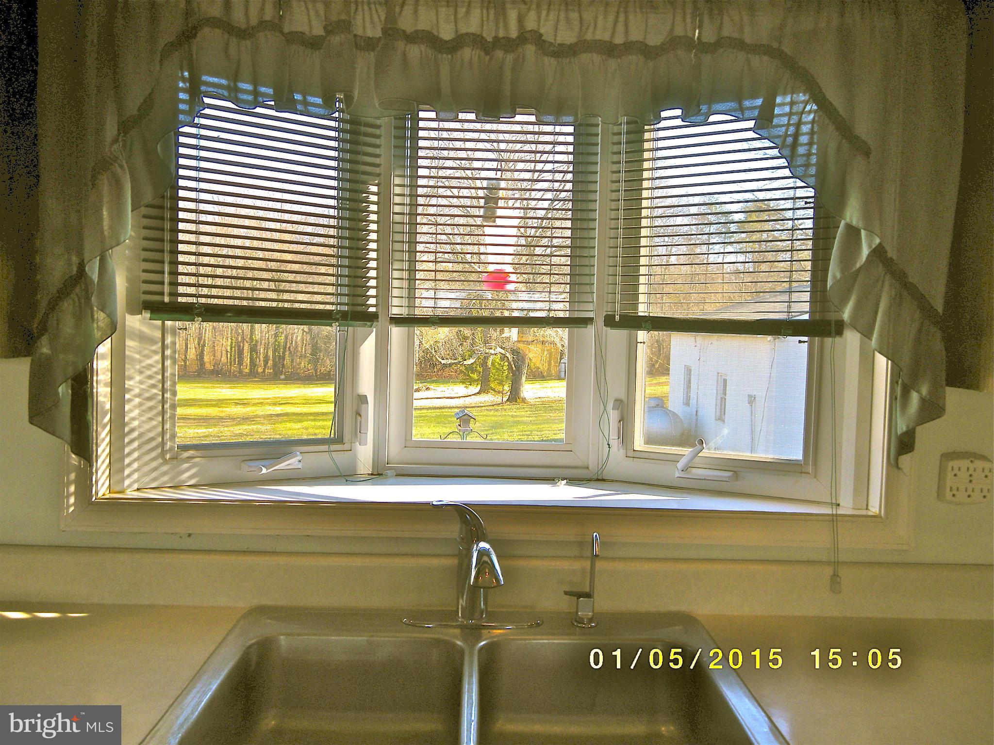 5347 Balls Mill Road Midland, VA 22728 - Photo 7 of 30 Kitchen with Bay Window over double Sink
