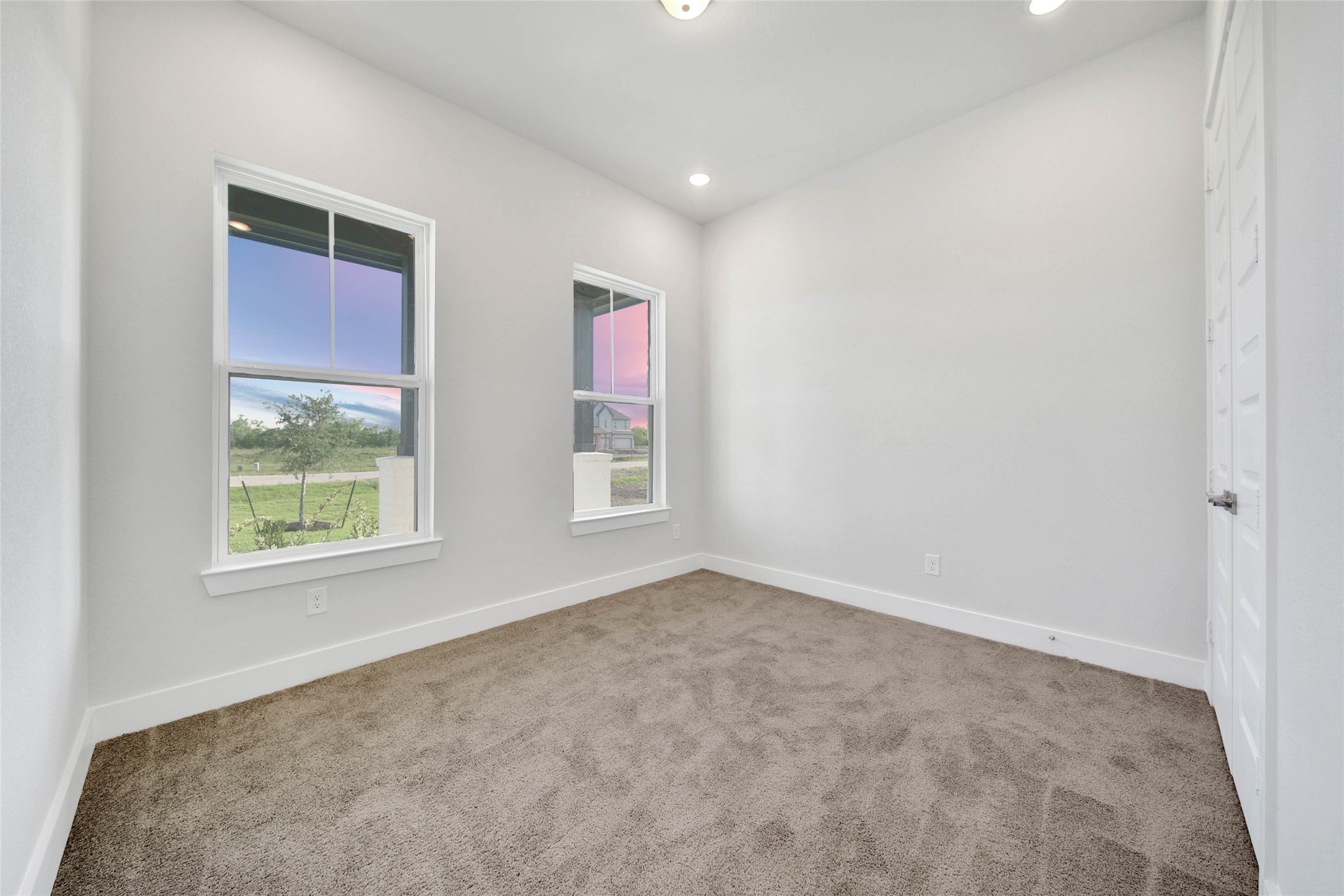 4515 Magnolia Bend Drive Rosharon, TX 77583 - Photo 26 of 46 an empty room with windows