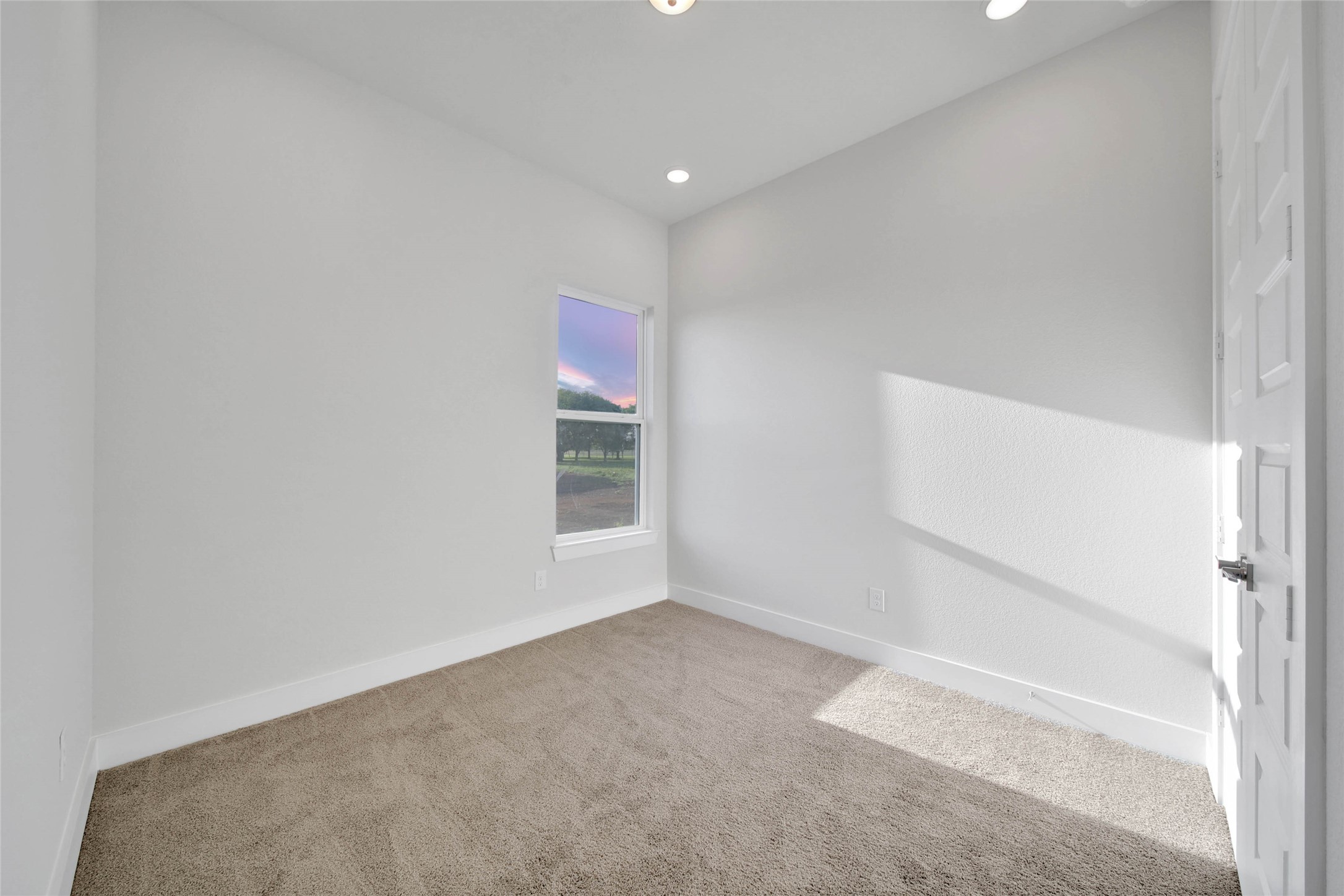 4515 Magnolia Bend Drive Rosharon, TX 77583 - Photo 30 of 46 an empty room with windows