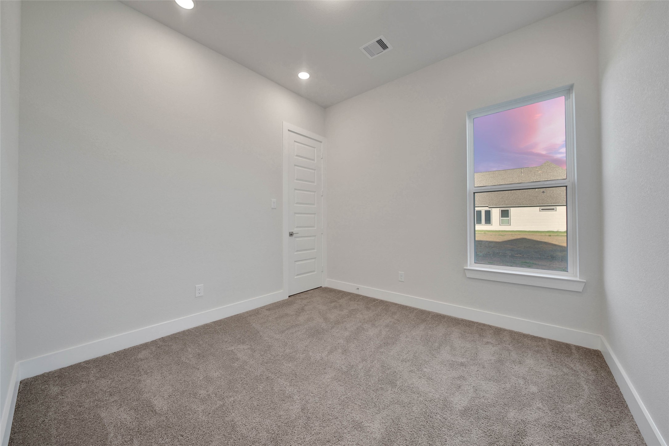 4515 Magnolia Bend Drive Rosharon, TX 77583 - Photo 33 of 46 an empty room with windows