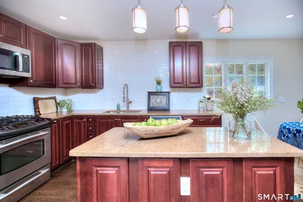 $1,275,000 | 3725 Redding Road, Fairfield, CT 06824