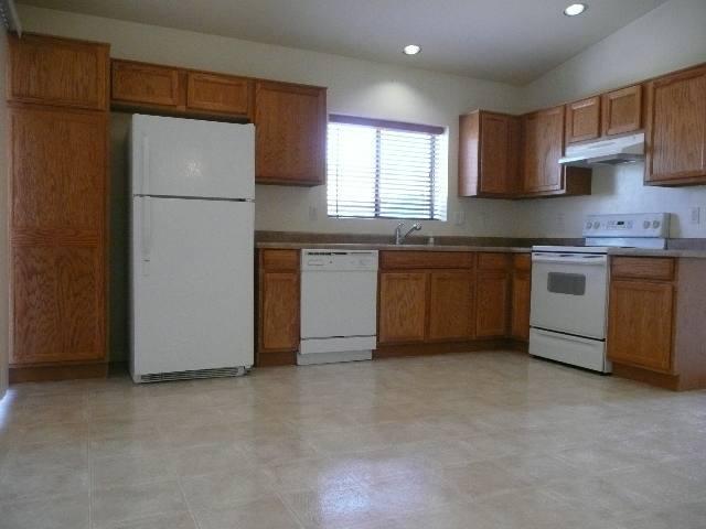 980 Fuego Court Rio Rico, AZ 85648 - Photo 4 of 8