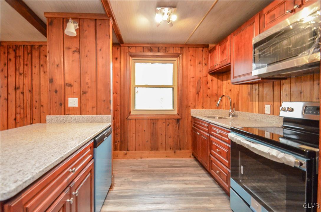 227 King Arthur Road Blakeslee, PA 18610 - Photo 6 of 18 Gallery Image 6