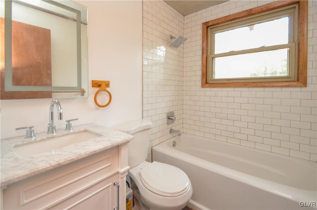 227 King Arthur Road Blakeslee, PA 18610 - Photo 7 of 18 Gallery Image 7