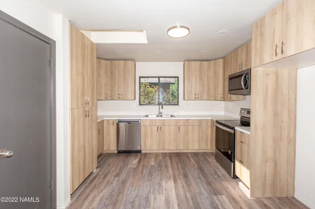 $2,200 | 765 Trout Creek Road, Munds Park, AZ 86017