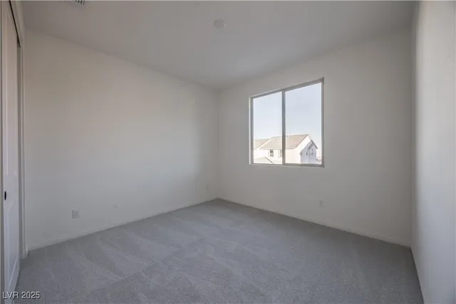 $2,950 | 119 Silver Run Lane, Las Vegas, NV 89138