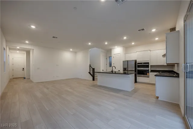 $2,950 | 119 Silver Run Lane, Las Vegas, NV 89138