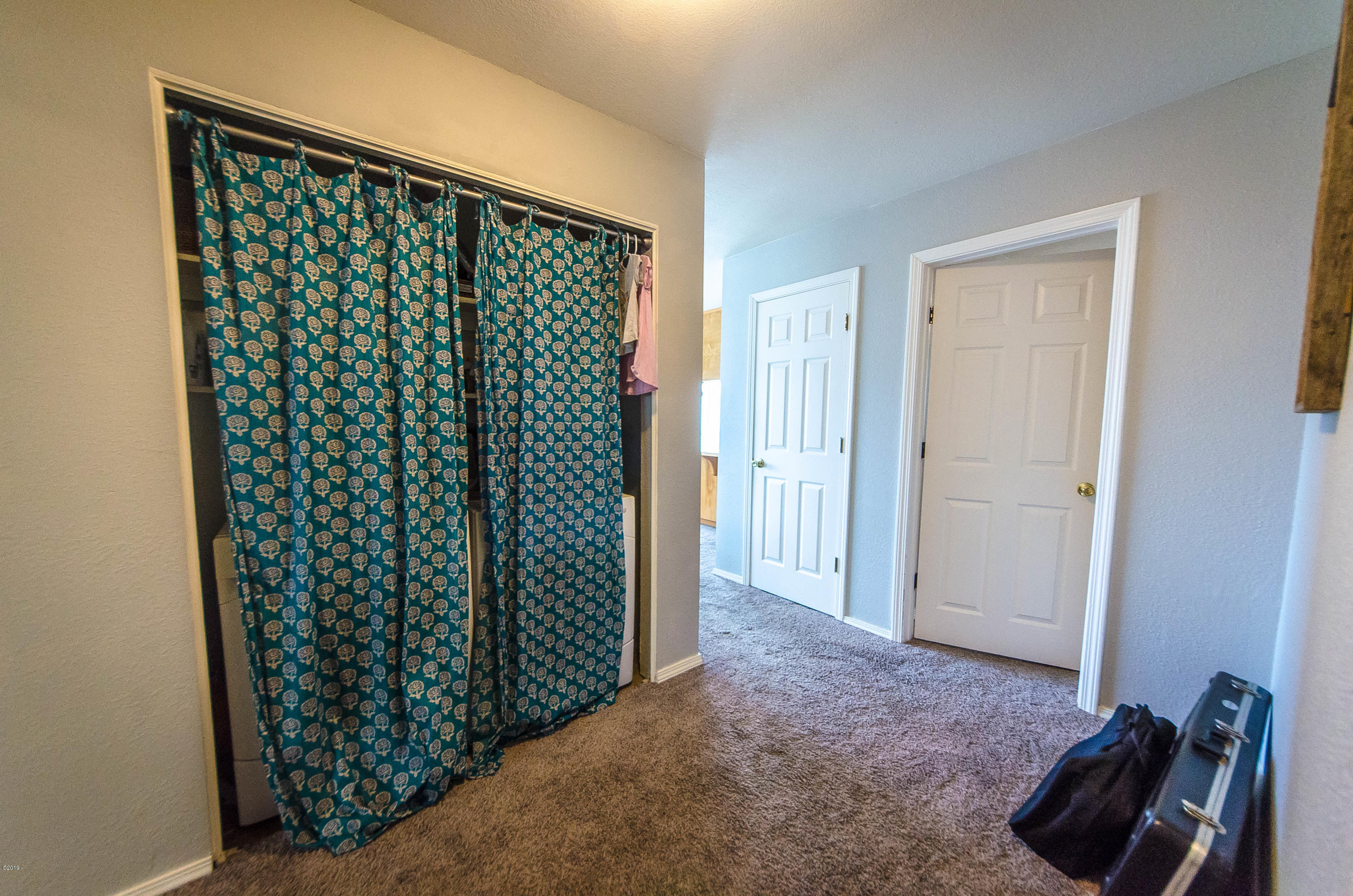 568 Southwest 5th Street Newport, OR 97365 - Photo 12 of 20 8 Unit 1 Hallway