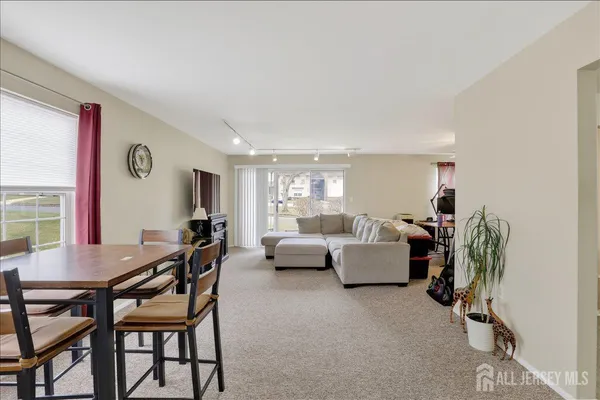 $400,000 | 107 Blake Court, Old Bridge, NJ 08857