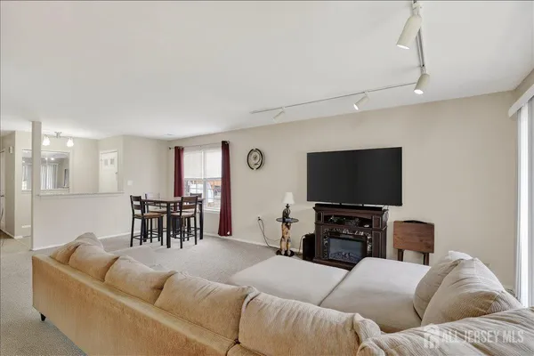 $400,000 | 107 Blake Court, Old Bridge, NJ 08857