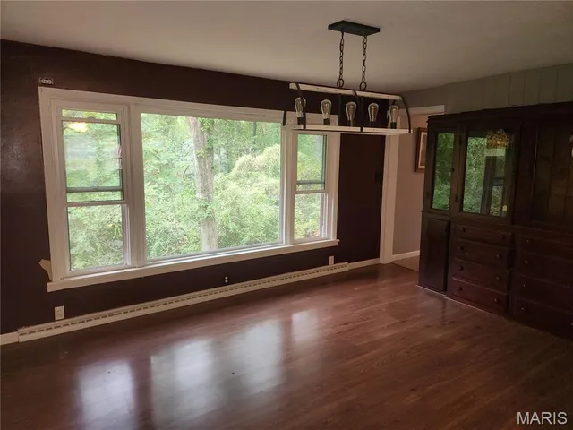 $229,000 | 2314 Fairview Drive, Alton, IL 62002