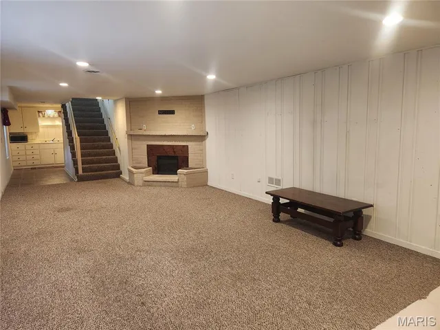 $229,000 | 2314 Fairview Drive, Alton, IL 62002