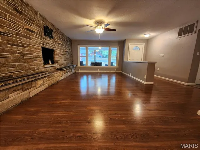 $229,000 | 2314 Fairview Drive, Alton, IL 62002