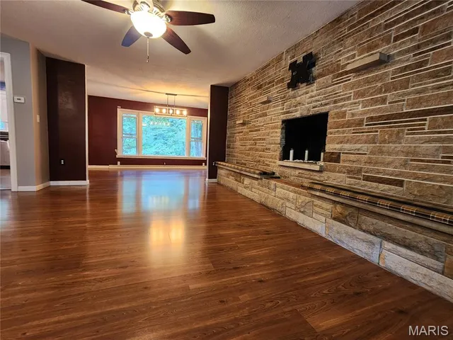 $229,000 | 2314 Fairview Drive, Alton, IL 62002