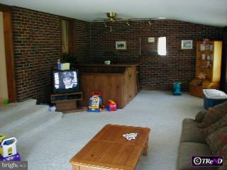 43 Valley Road Reading, PA 19610 - Photo 3 of 4 Gallery Image 3