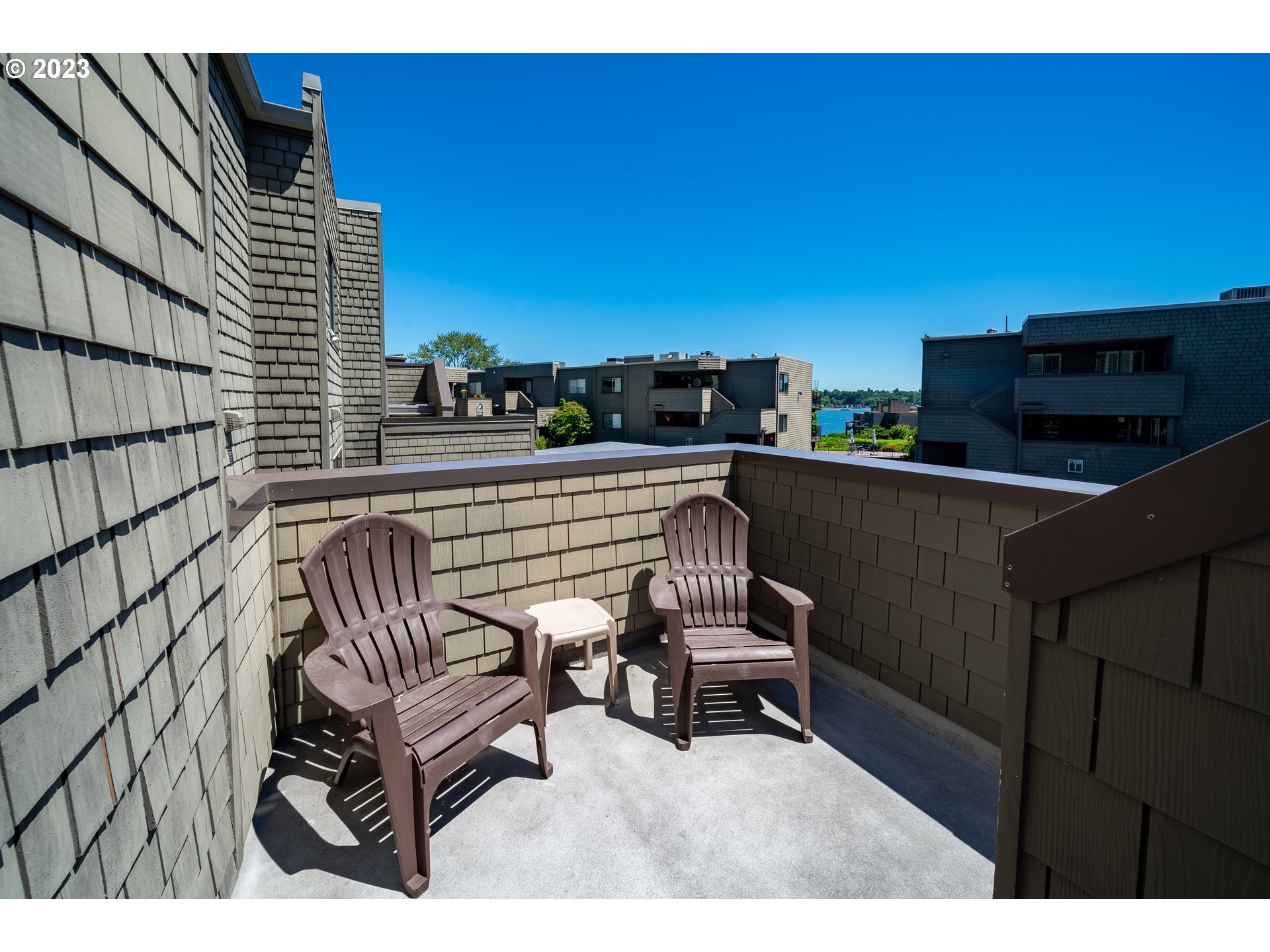 5606 South Riverside Lane, Unit 3 Portland, OR 97239 - Photo 2 of 27 Gallery Image 2