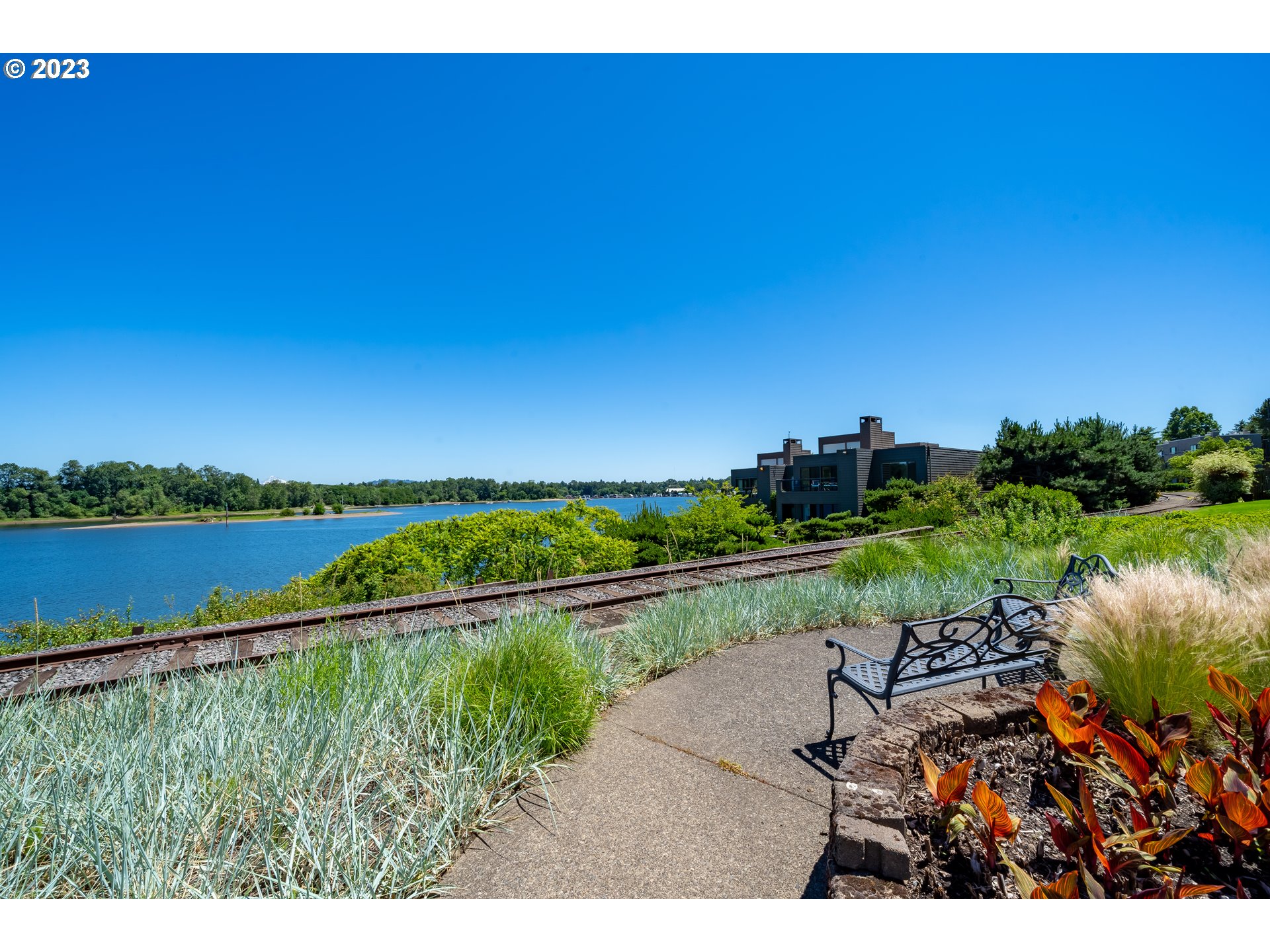 5606 South Riverside Lane, Unit 3 Portland, OR 97239 - Photo 27 of 27 Gallery Image 27