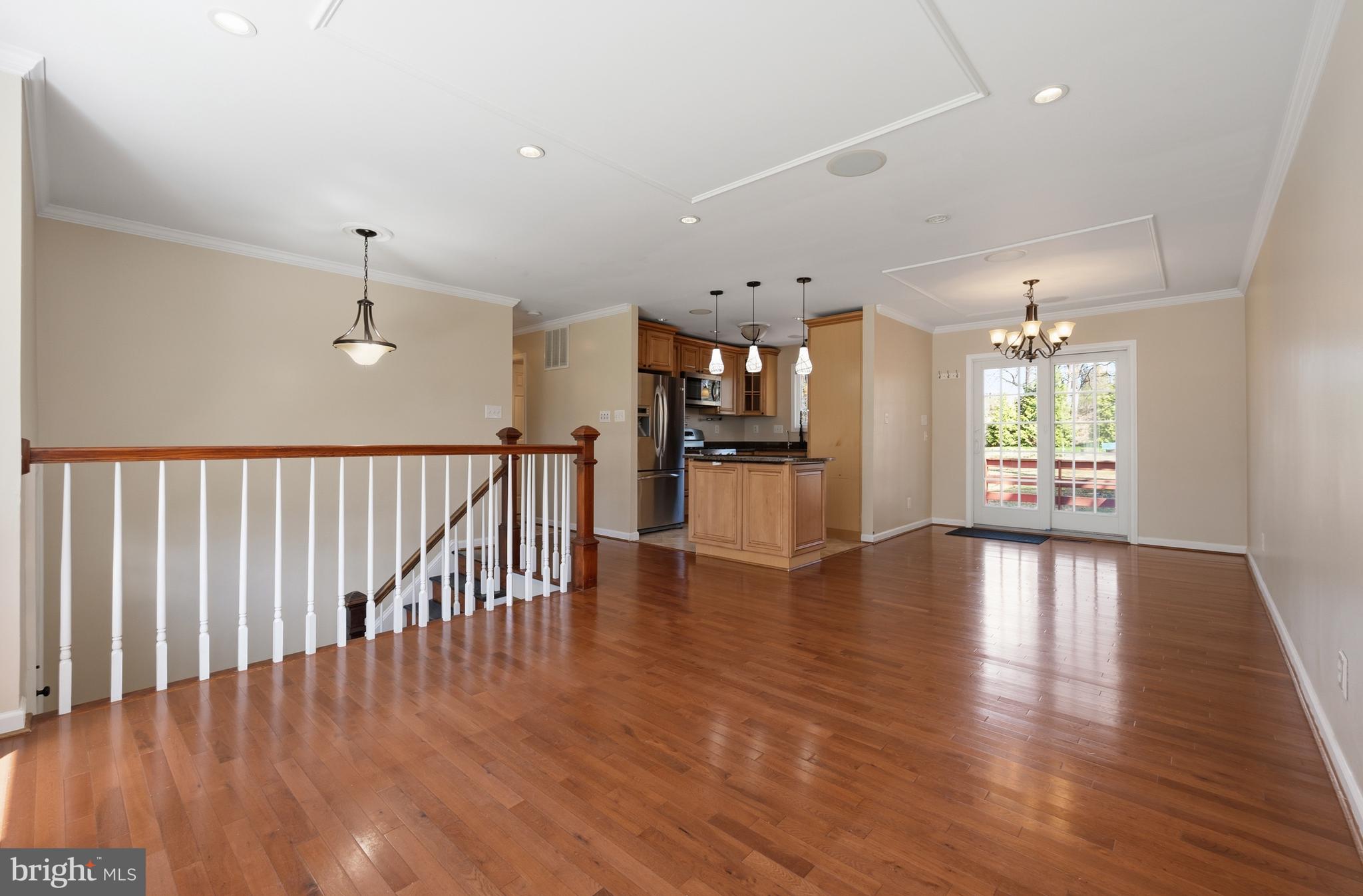 124 Woodland Road Gaithersburg, MD 20877 - Photo 10 of 79 Gallery Image 10