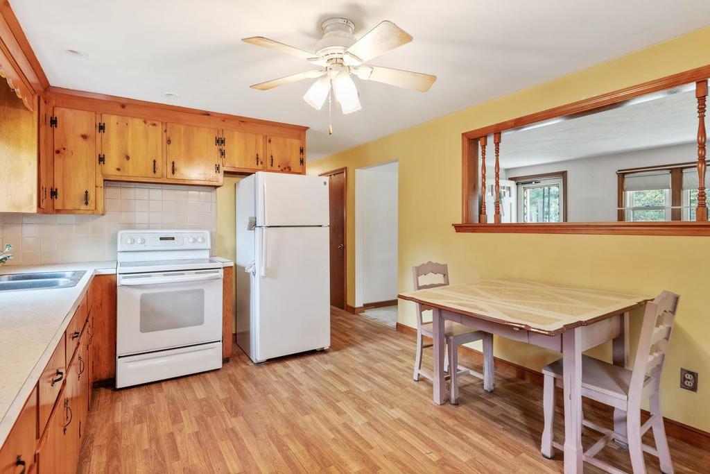 88 Bridle Road Billerica, MA 01821 - Photo 11 of 29 Gallery Image 11