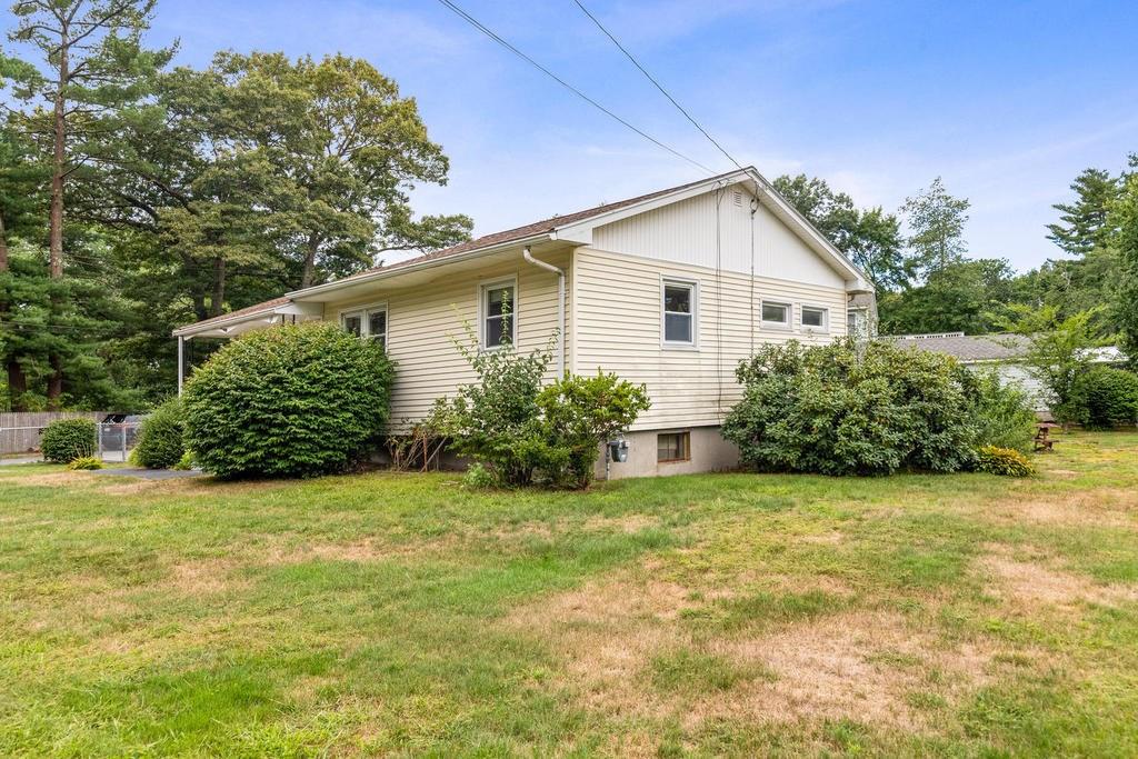 88 Bridle Road Billerica, MA 01821 - Photo 2 of 29 Gallery Image 2