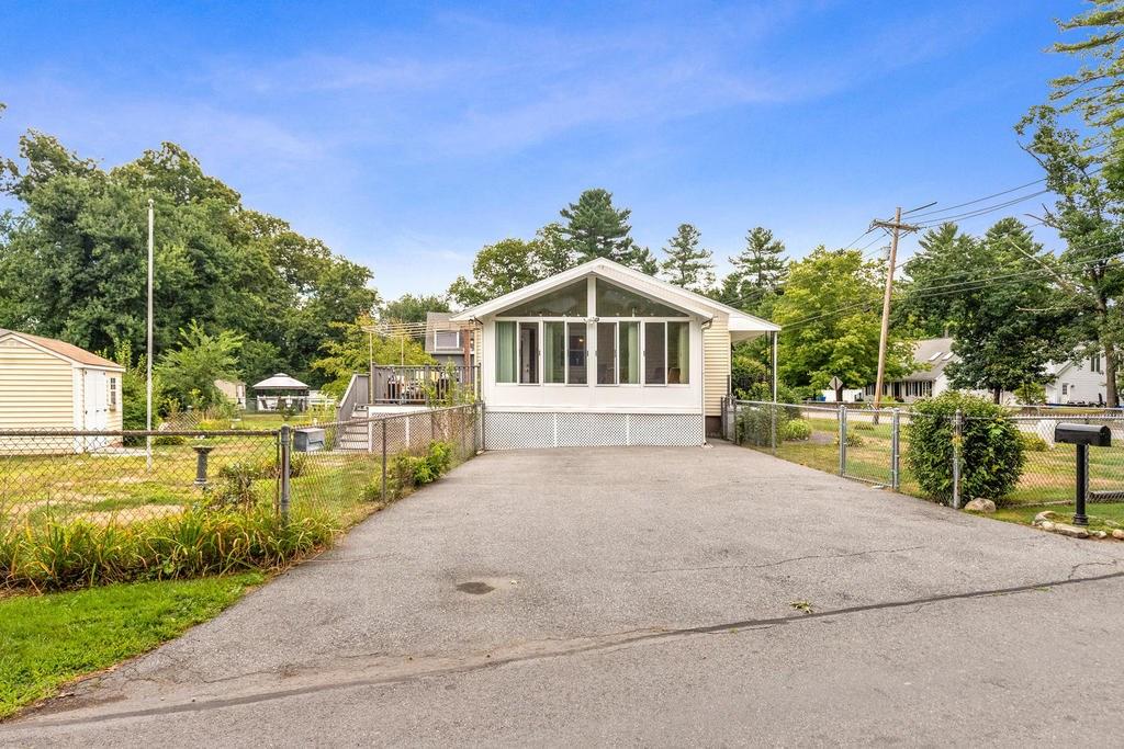 88 Bridle Road Billerica, MA 01821 - Photo 28 of 29 Gallery Image 28