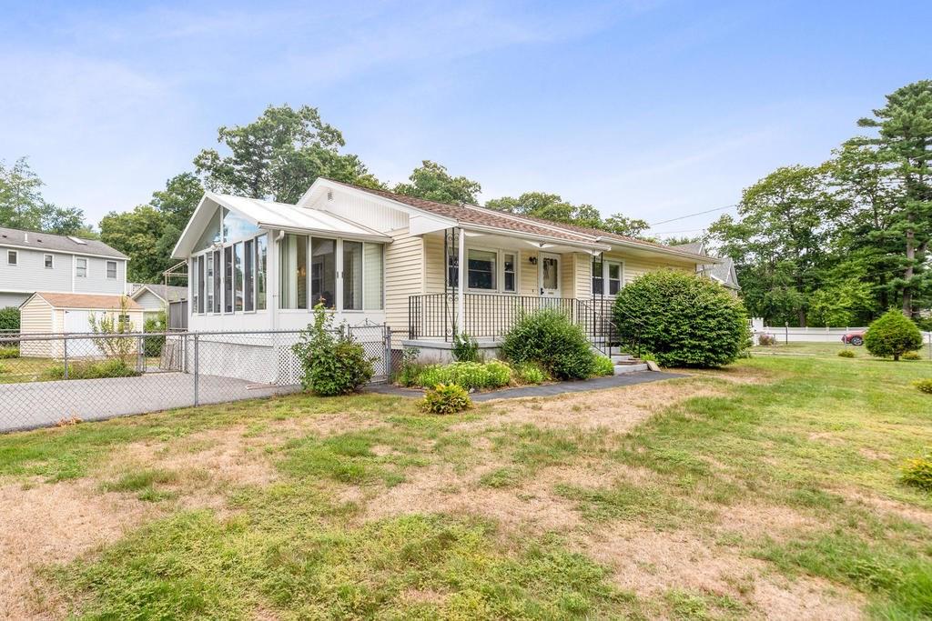 88 Bridle Road Billerica, MA 01821 - Photo 3 of 29 Gallery Image 3