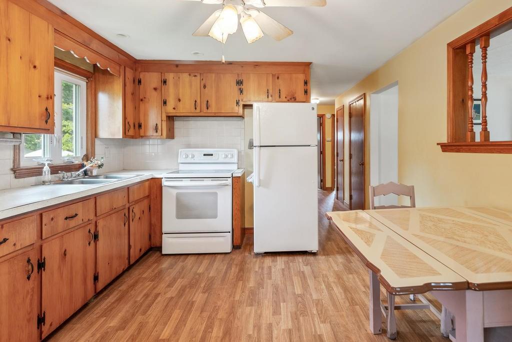 88 Bridle Road Billerica, MA 01821 - Photo 10 of 29 Gallery Image 10