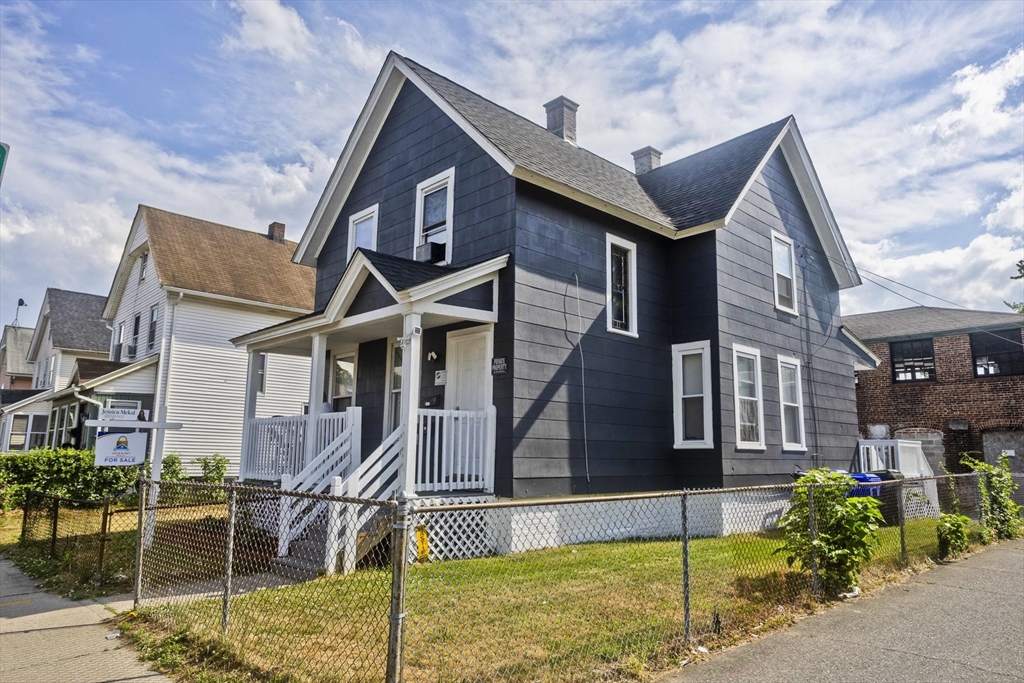 90 Andrew Street Springfield, MA 01109 - Photo 2 of 26