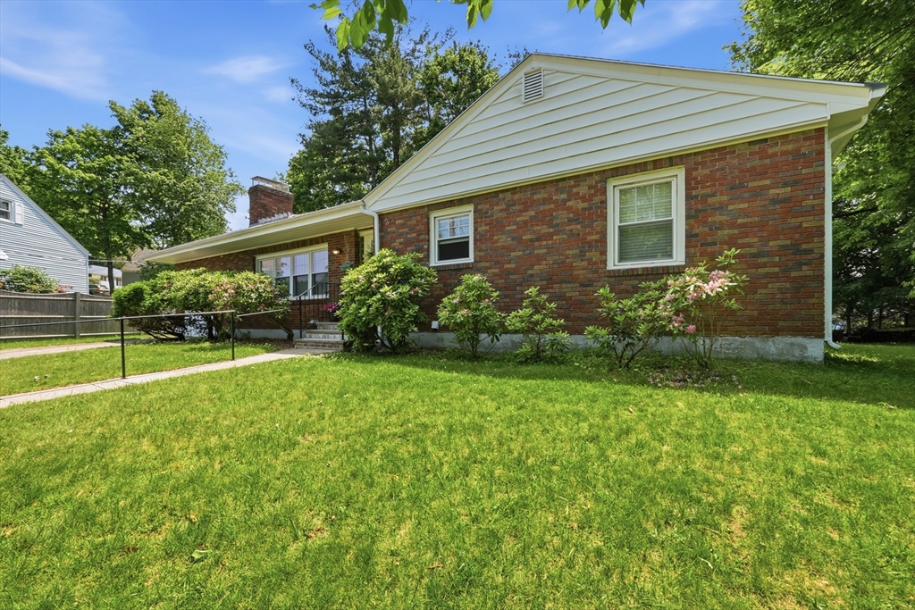 22 Maxdale Road Worcester, MA 01602 - Photo 33 of 34