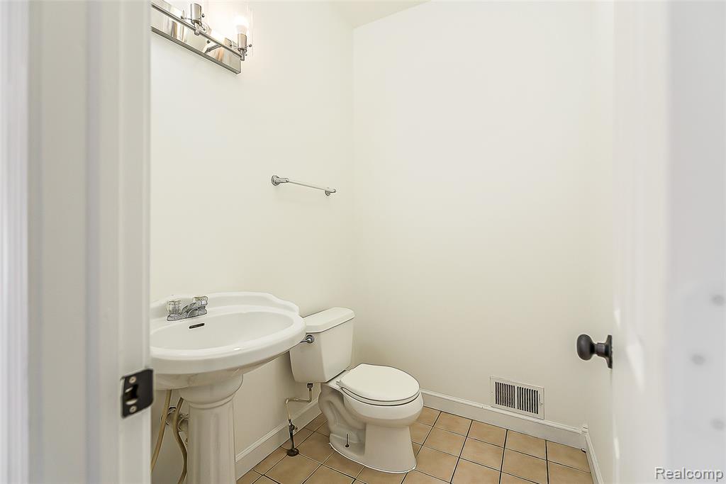 2611 Toben Road Carleton, MI 48117 - Photo 31 of 67