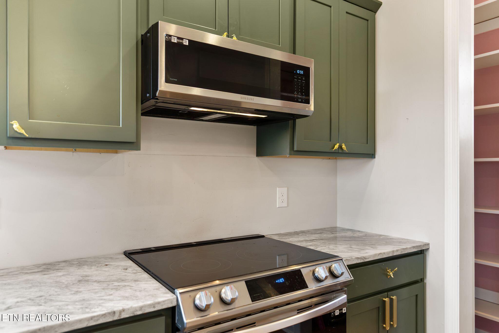 197 Ruth Lane Sevierville, TN 37862 - Photo 12 of 42 kitchen4