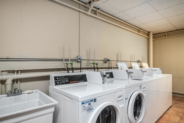 1043 South York Road, Unit 202 Bensenville, IL 60106 - Photo 12 of 14