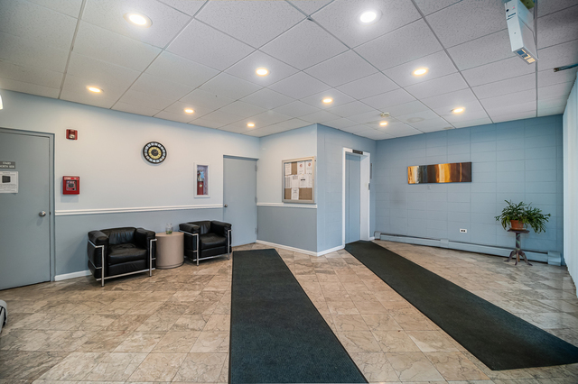 1043 South York Road, Unit 202 Bensenville, IL 60106 - Photo 2 of 14